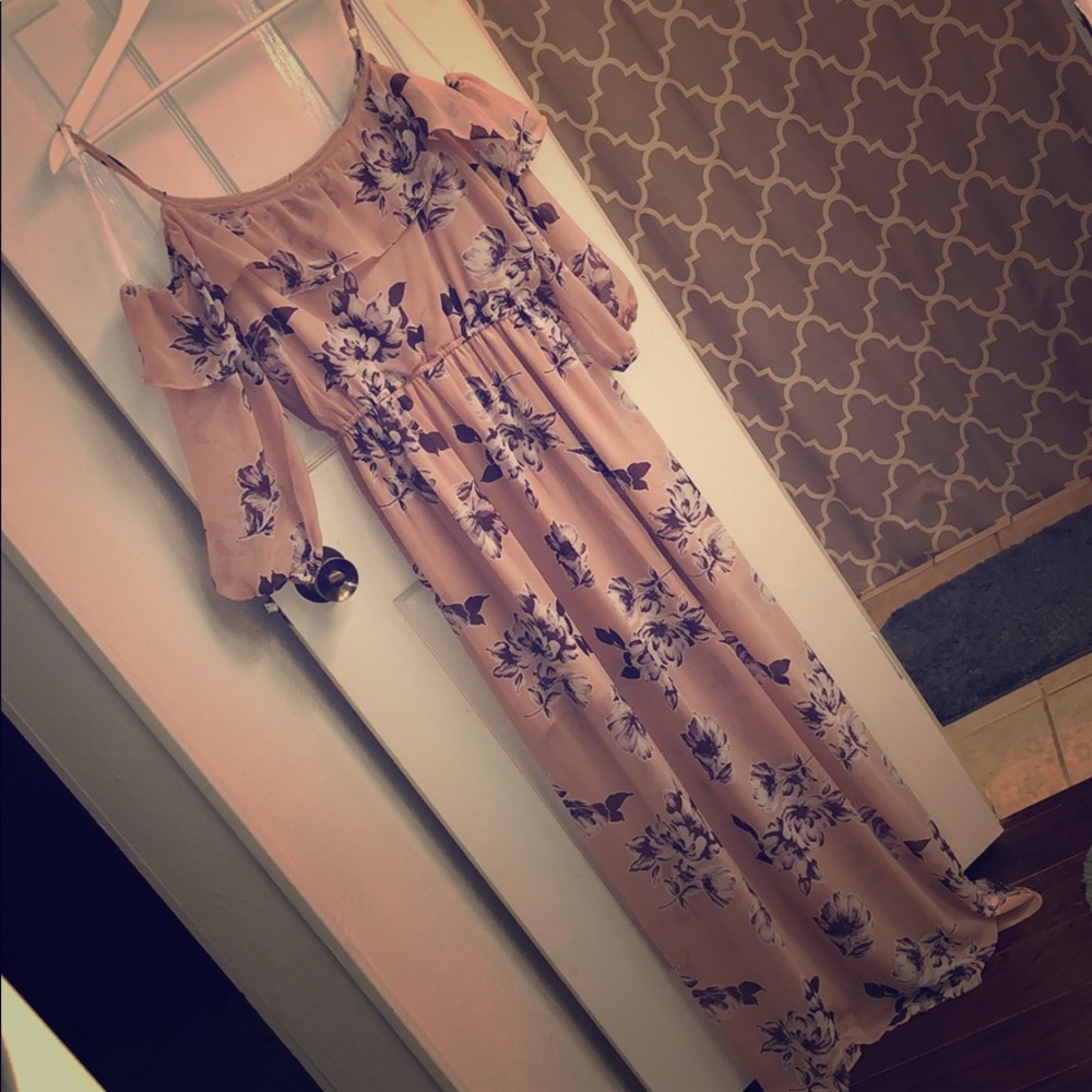 NWOT Mauve floral maxi dress
